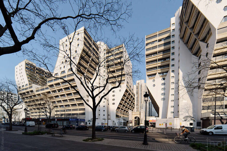 Orgues de Flandre buildings in Paris