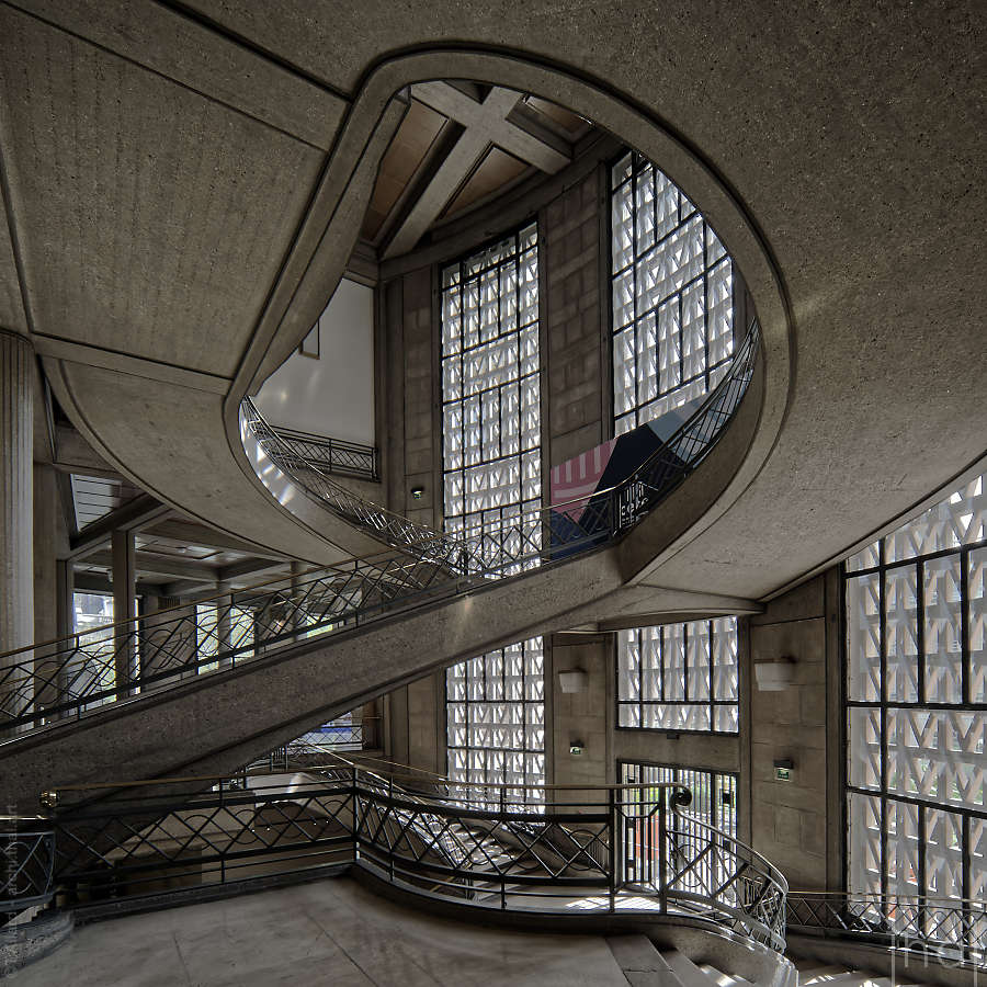 Escalier intérieur du Palais d’Iéna à Paris